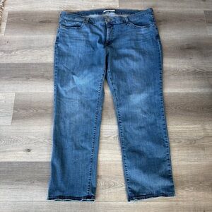 Levi's Women’s 314 Shaping Straight Denim Jeans in Blue size 24W